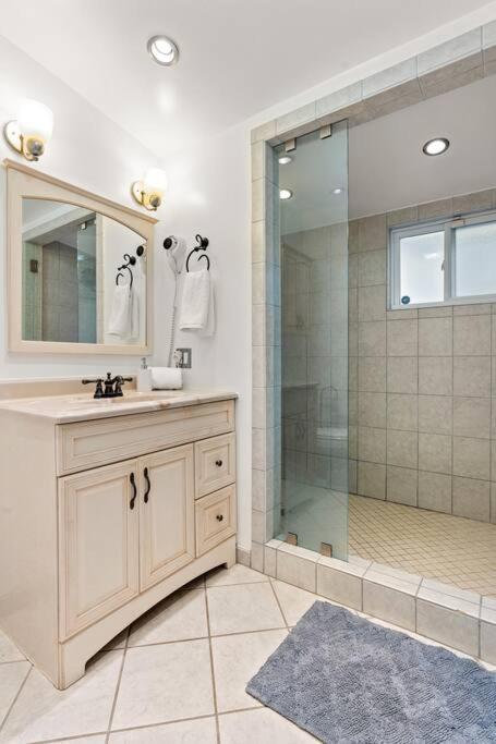 Casa de férias Luxury 4bd And 3ba In Topanga Oasis With Pool, And Los Angeles
