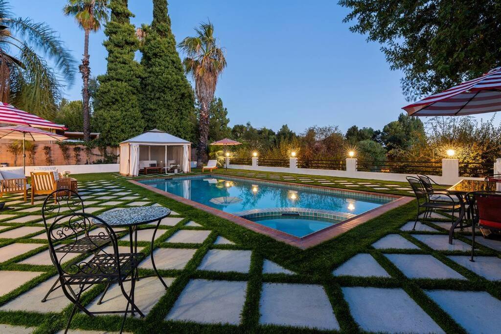 Holiday home Luxury 4bd And 3ba In Topanga Oasis With Pool, And