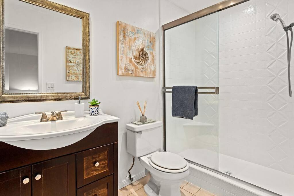 Luxury 4bd And 3ba In Topanga Oasis With Pool, And Holiday home Los Angeles