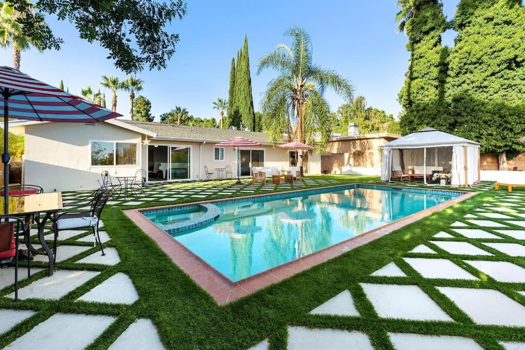 Holiday home Luxury 4bd And 3ba In Topanga Oasis With Pool, And